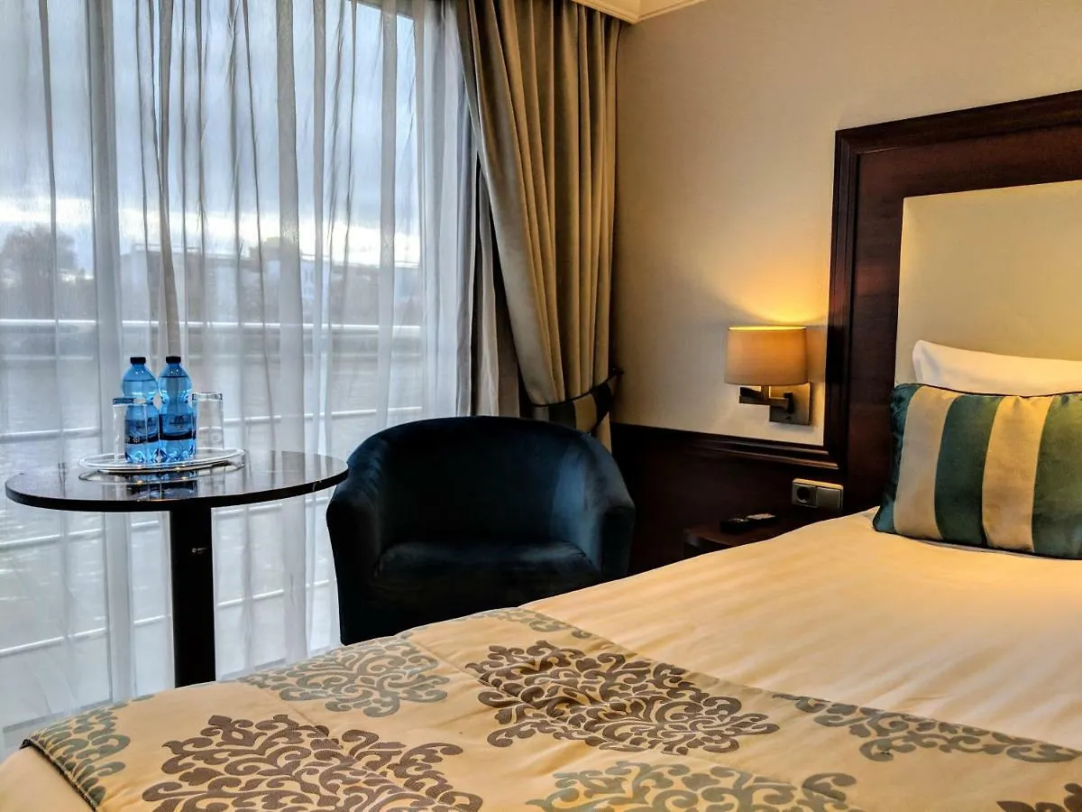 ***** Botel Select Ms Charles Dickens - Frankfurt Hotel Frankfurt am Main Germany